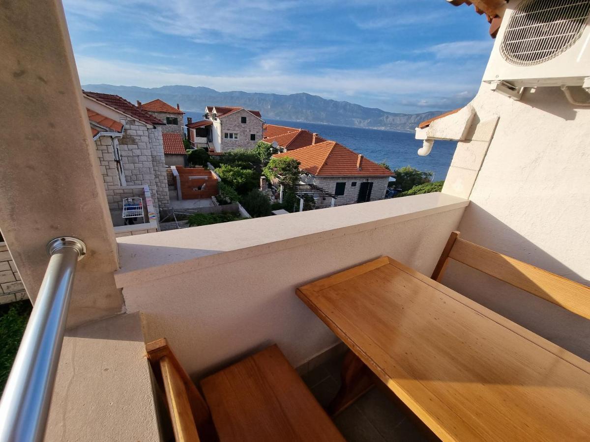Apartments Banic Постира Экстерьер фото