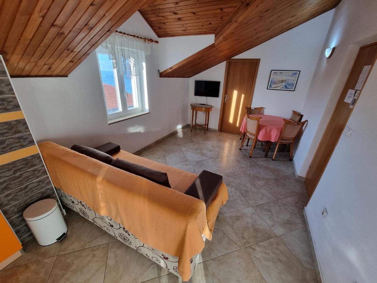Apartments Banic Постира Экстерьер фото