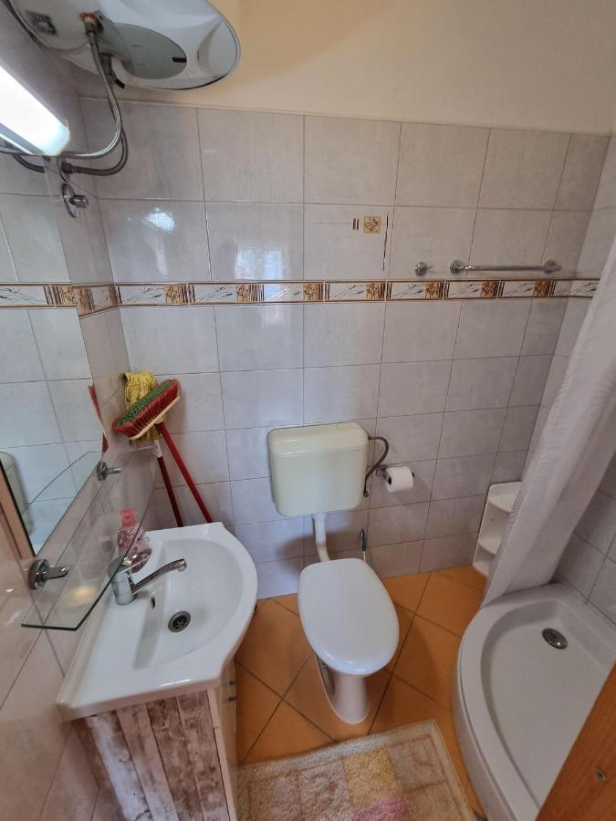 Apartments Banic Постира Экстерьер фото