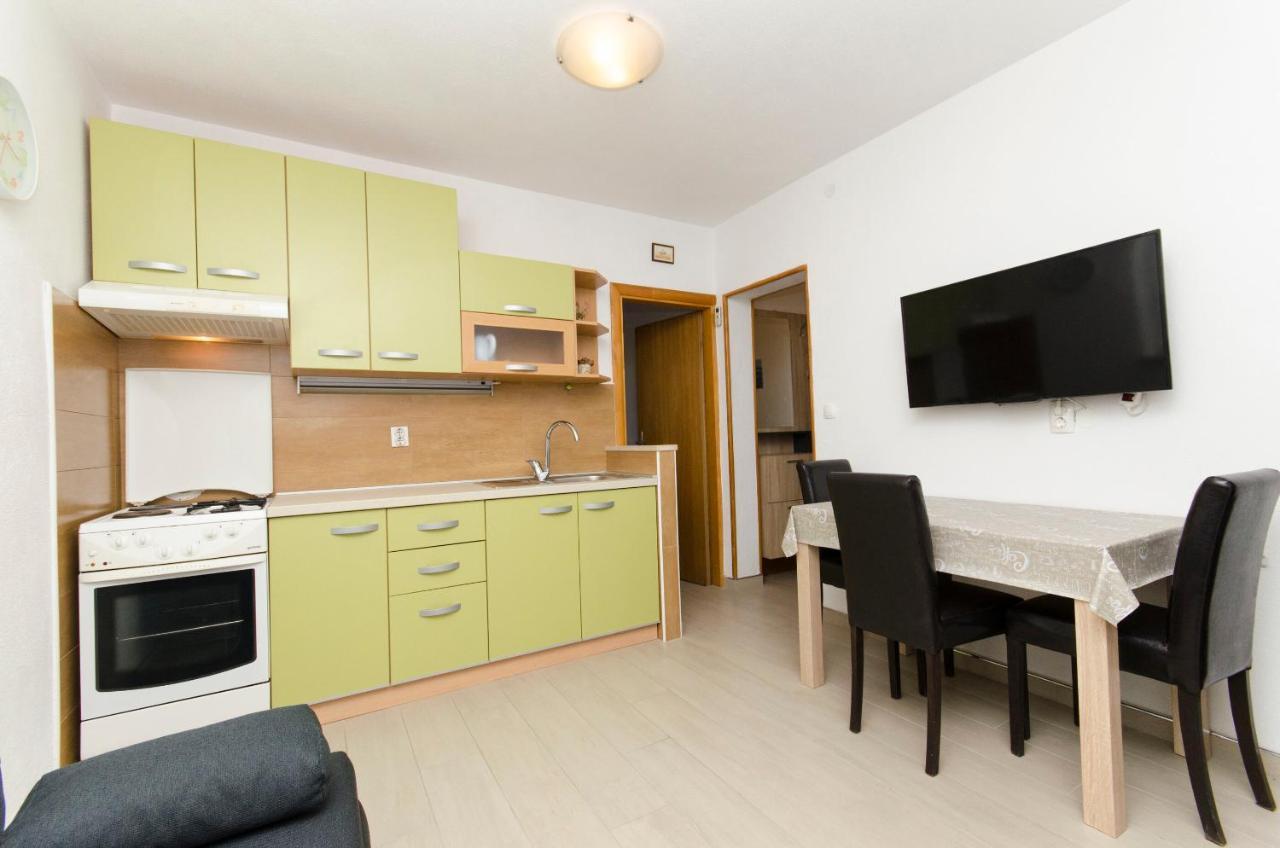 Apartments Banic Постира Экстерьер фото