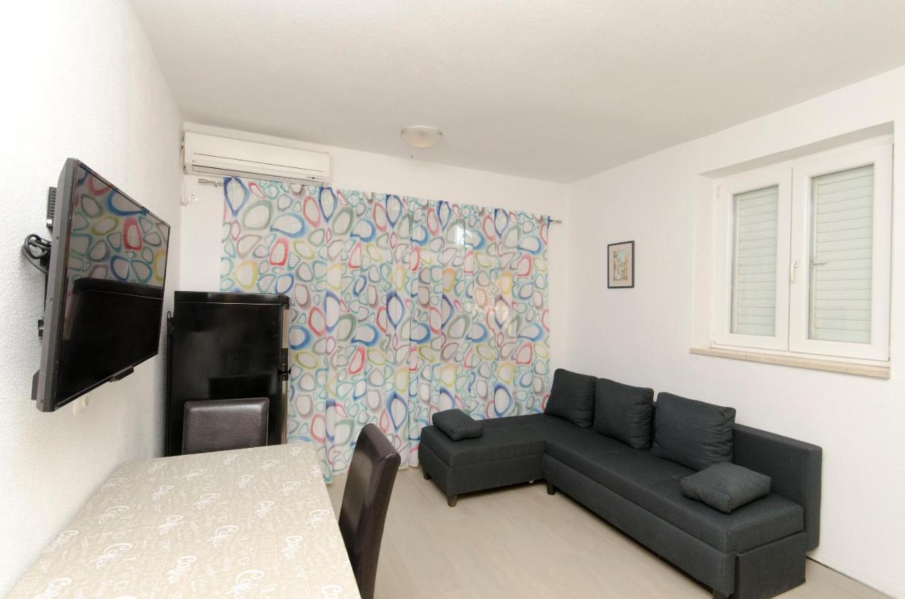 Apartments Banic Постира Экстерьер фото