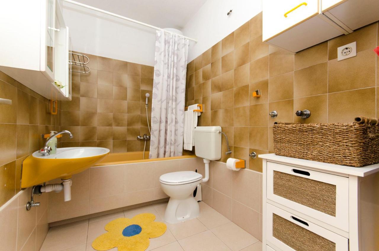 Apartments Banic Постира Экстерьер фото