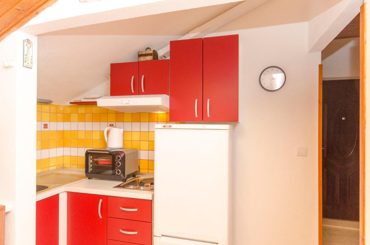 Apartments Banic Постира Экстерьер фото