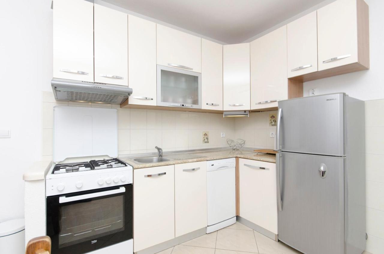 Apartments Banic Постира Экстерьер фото