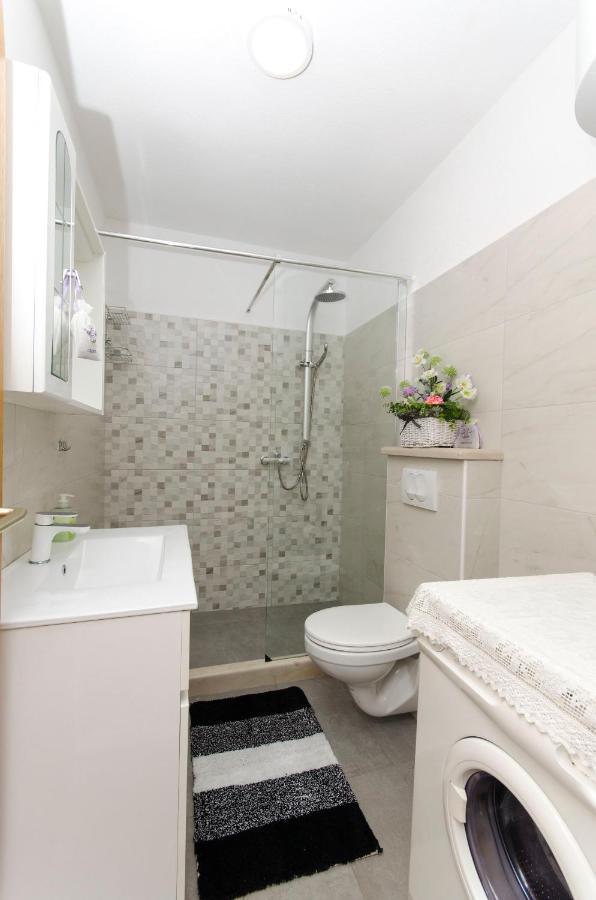 Apartments Banic Постира Экстерьер фото